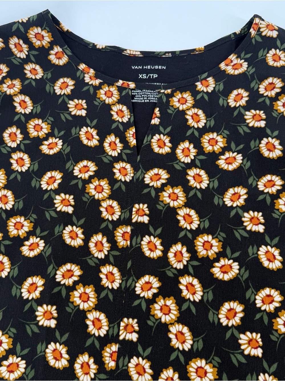 Van Heusen Floral Blouse XS Black Daisy Split Neck 3/4 Sleeve Mixed Media Flaw - Picture 3 of 10